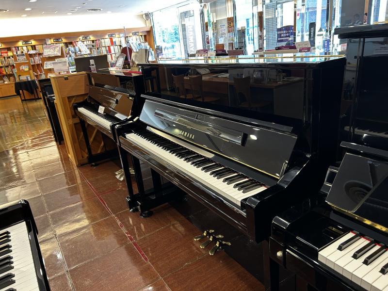 中古 ヤマハ  アップライトピアノ  YU11