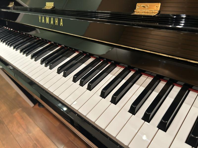 中古 ヤマハ  アップライトピアノ  YU11