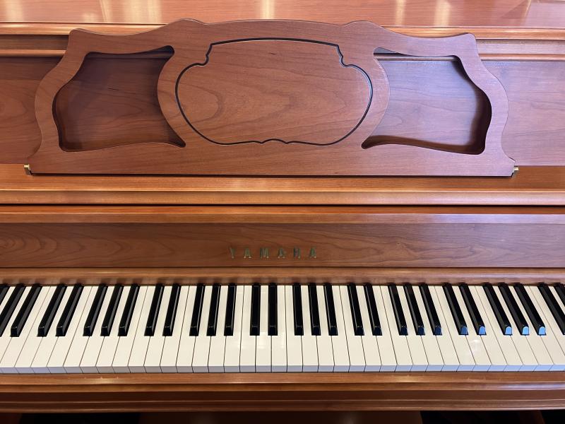 中古 ヤマハ  アップライトピアノ  YF101C