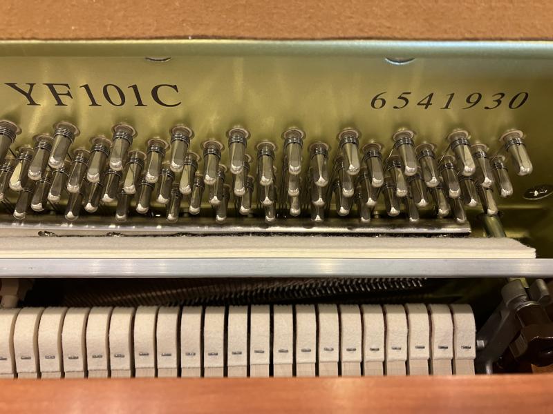 中古 ヤマハ  アップライトピアノ  YF101C