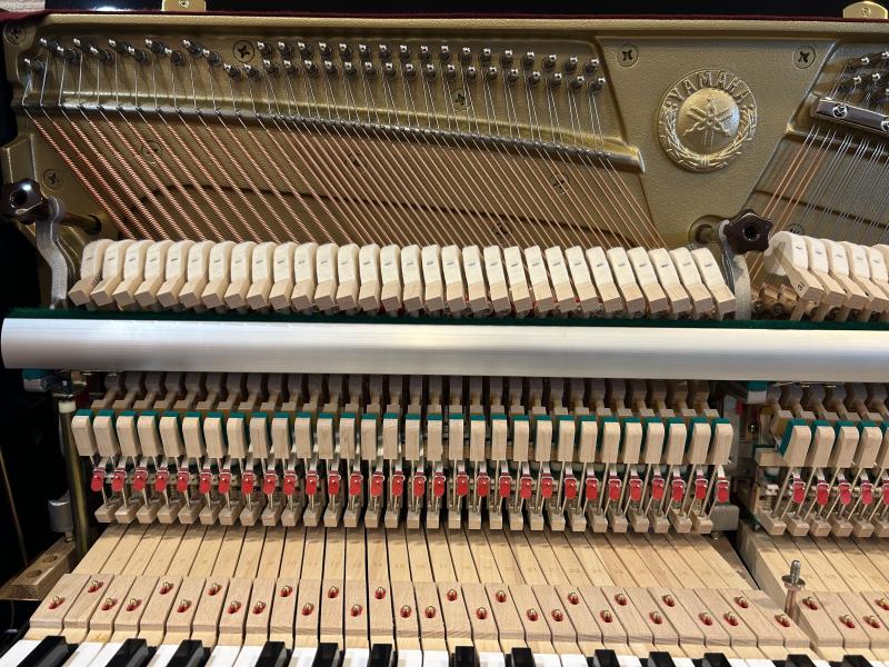 中古 ヤマハ  アップライトピアノ  b113