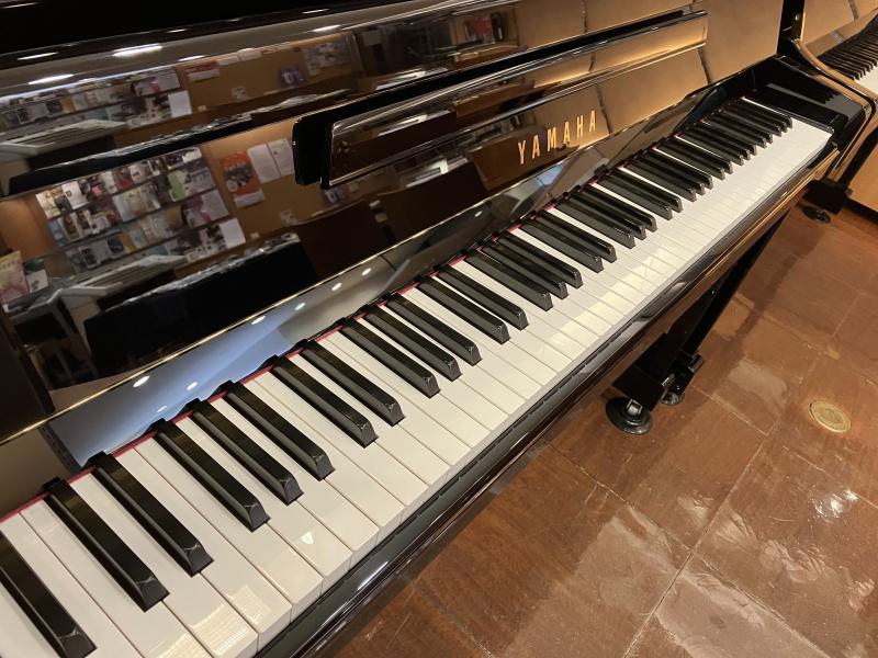 中古 ヤマハ アップライトピアノ b113