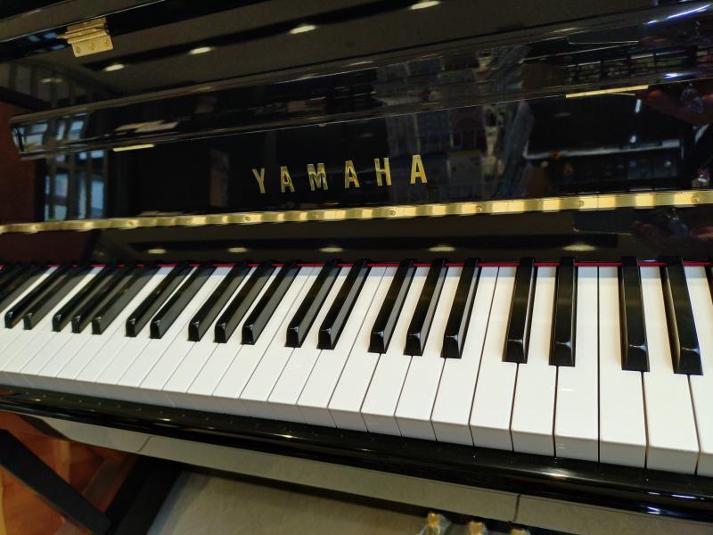 中古 ヤマハ アップライトピアノ b113