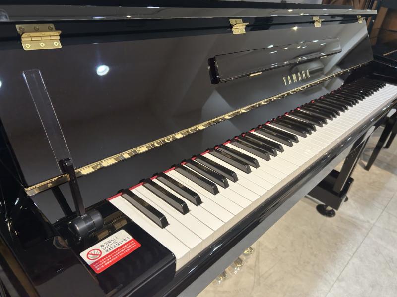 中古 ヤマハ  アップライトピアノ  b121