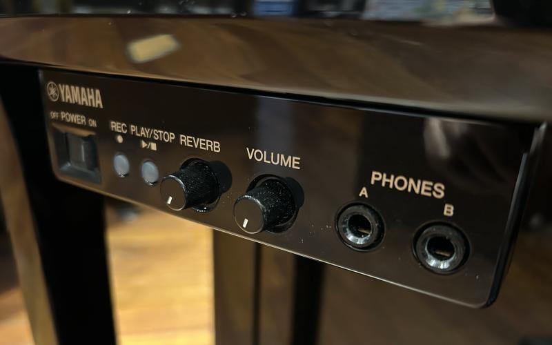 中古 ヤマハ  アップライトピアノ  b113SG2