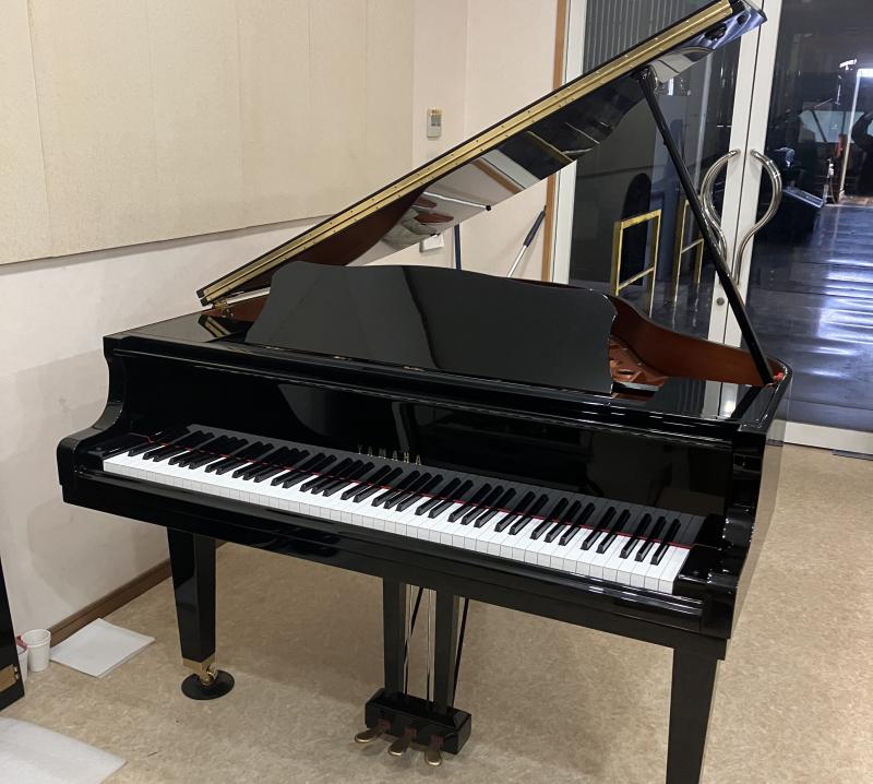 中古 ヤマハ グランドピアノ GB1K