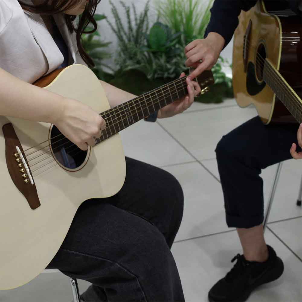 アコースティックギターを演奏してみよう