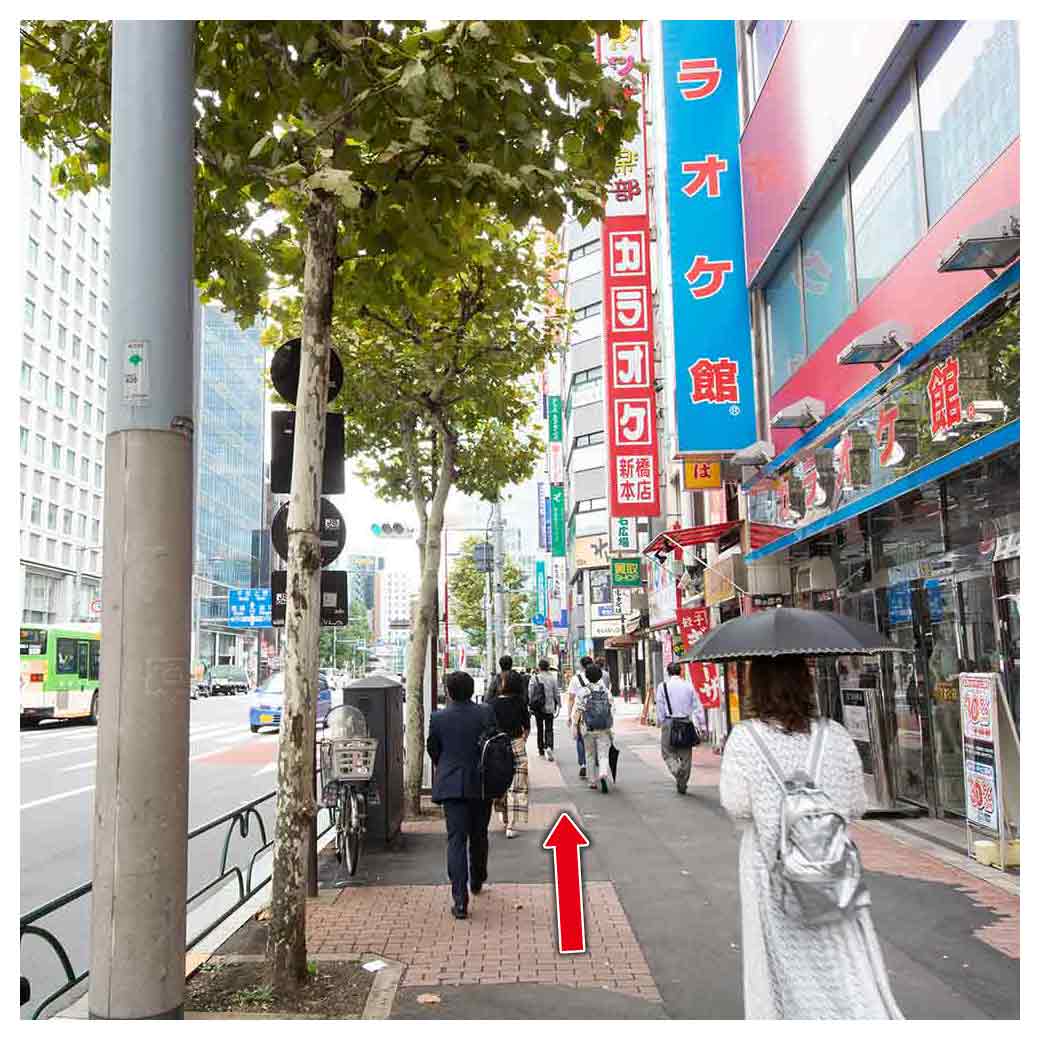 直進します。 直進します。